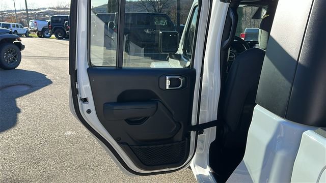 New 2026 Jeep Gladiator Sport AWD/4WD image 19