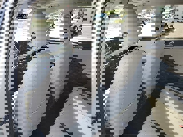 Certified 2025 Volkswagen Taos SE w/ Panoramic Sunroof Package image 10