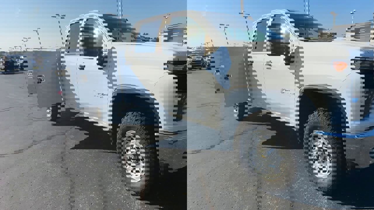 Used 2022 Chevrolet Silverado 3500 W/T w/ WT Convenience Package RWD image 2