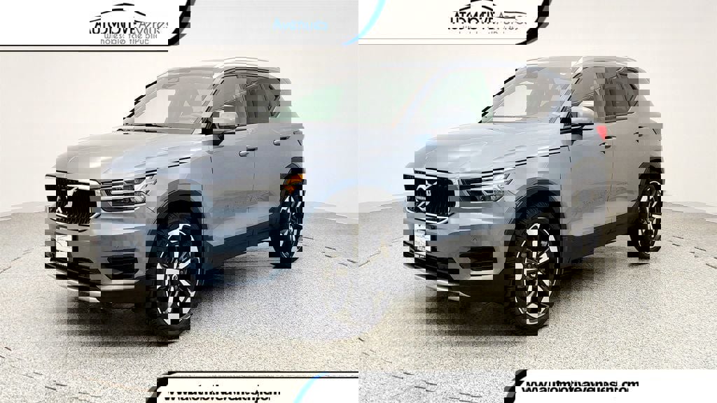 Used 2020 Volvo XC40 T5 Momentum