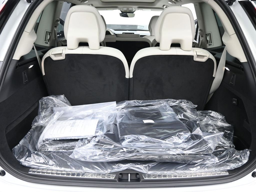 New 2026 Volvo XC90 B6 Ultra w/ Protection Package image 19