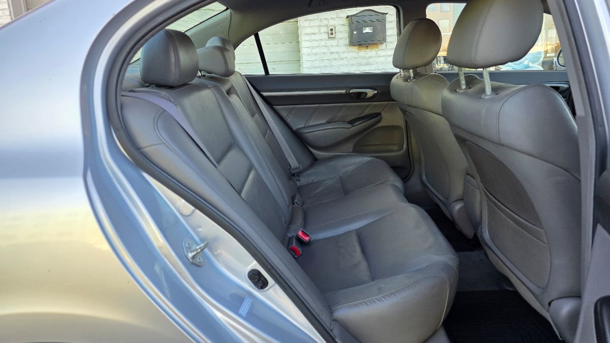 Used 2010 Honda Civic EX-L image 12