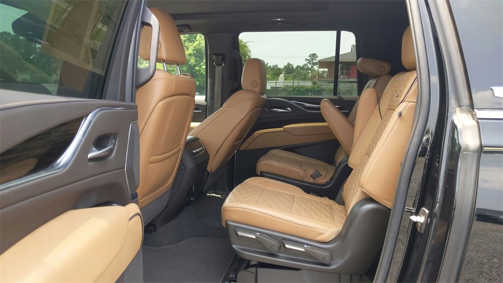 Used 2022 Cadillac Escalade ESV Premium Luxury w/ Performance Package image 20