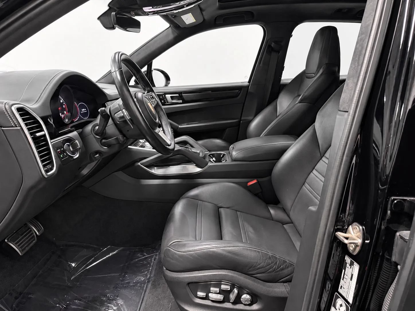 Used 2020 Porsche Cayenne Turbo AWD/4WD image 11