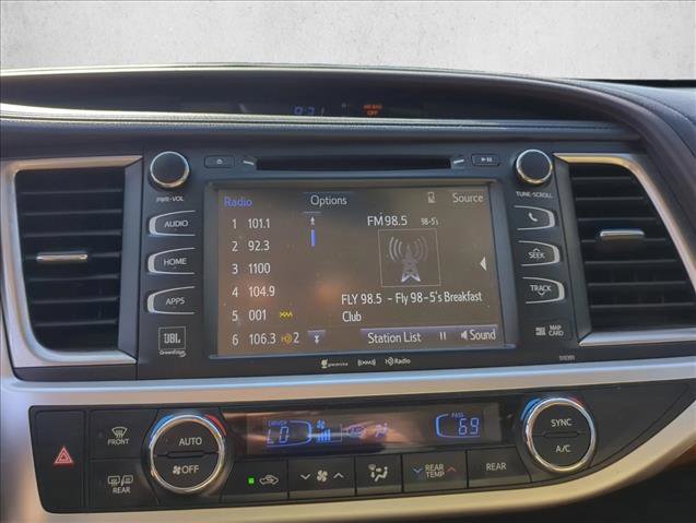 Certified 2019 Toyota Highlander Limited AWD/4WD image 18