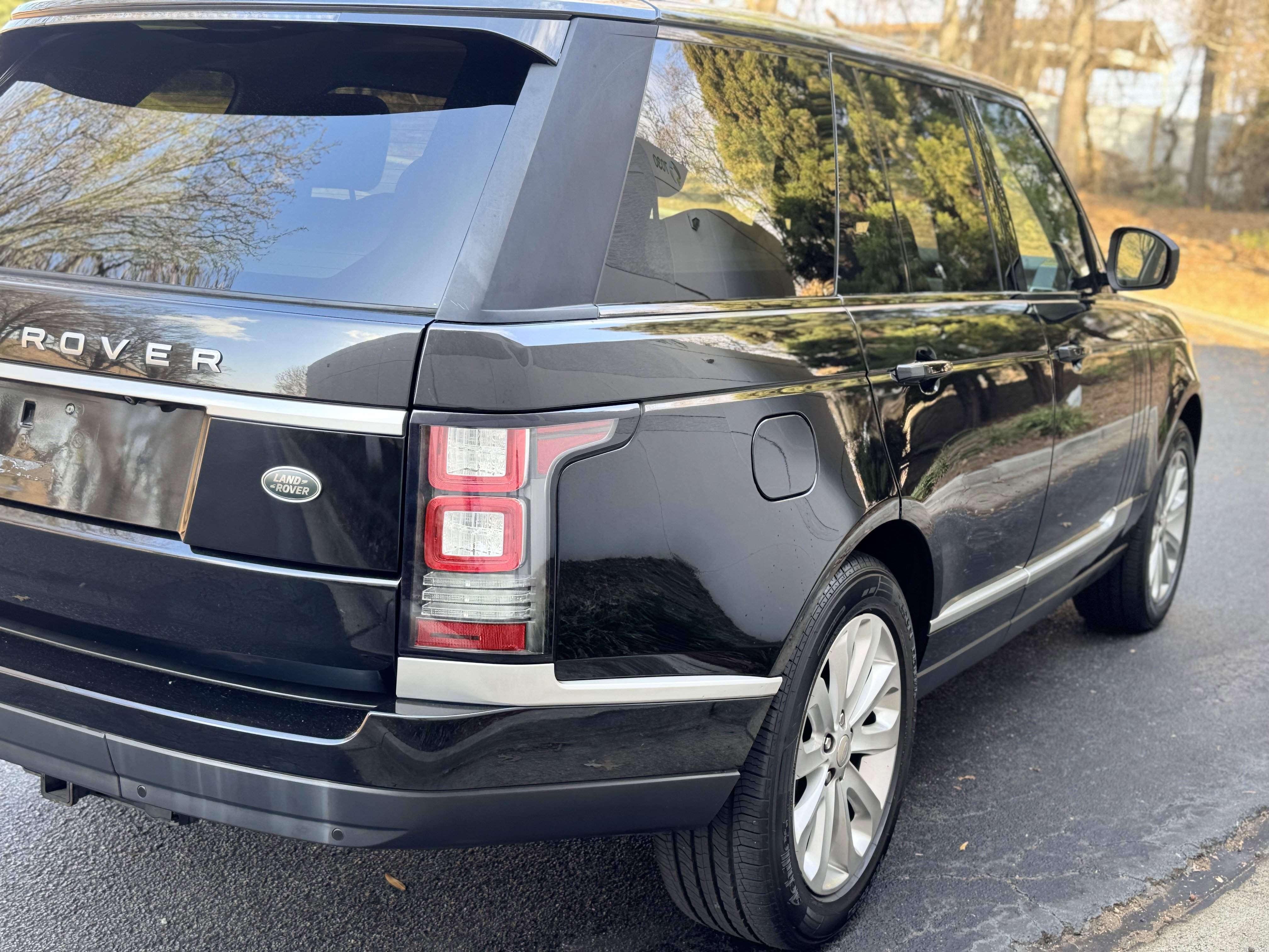 Used 2015 Land Rover Range Rover HSE image 34