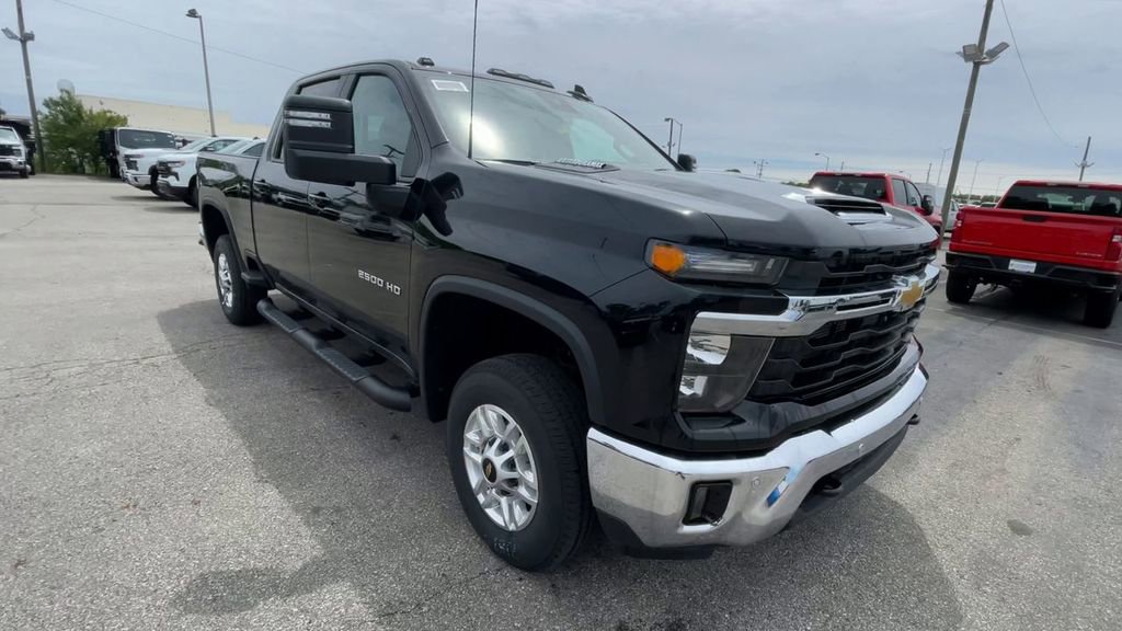 New 2026 Chevrolet Silverado 2500 LT w/ All Star Edition AWD/4WD image 4