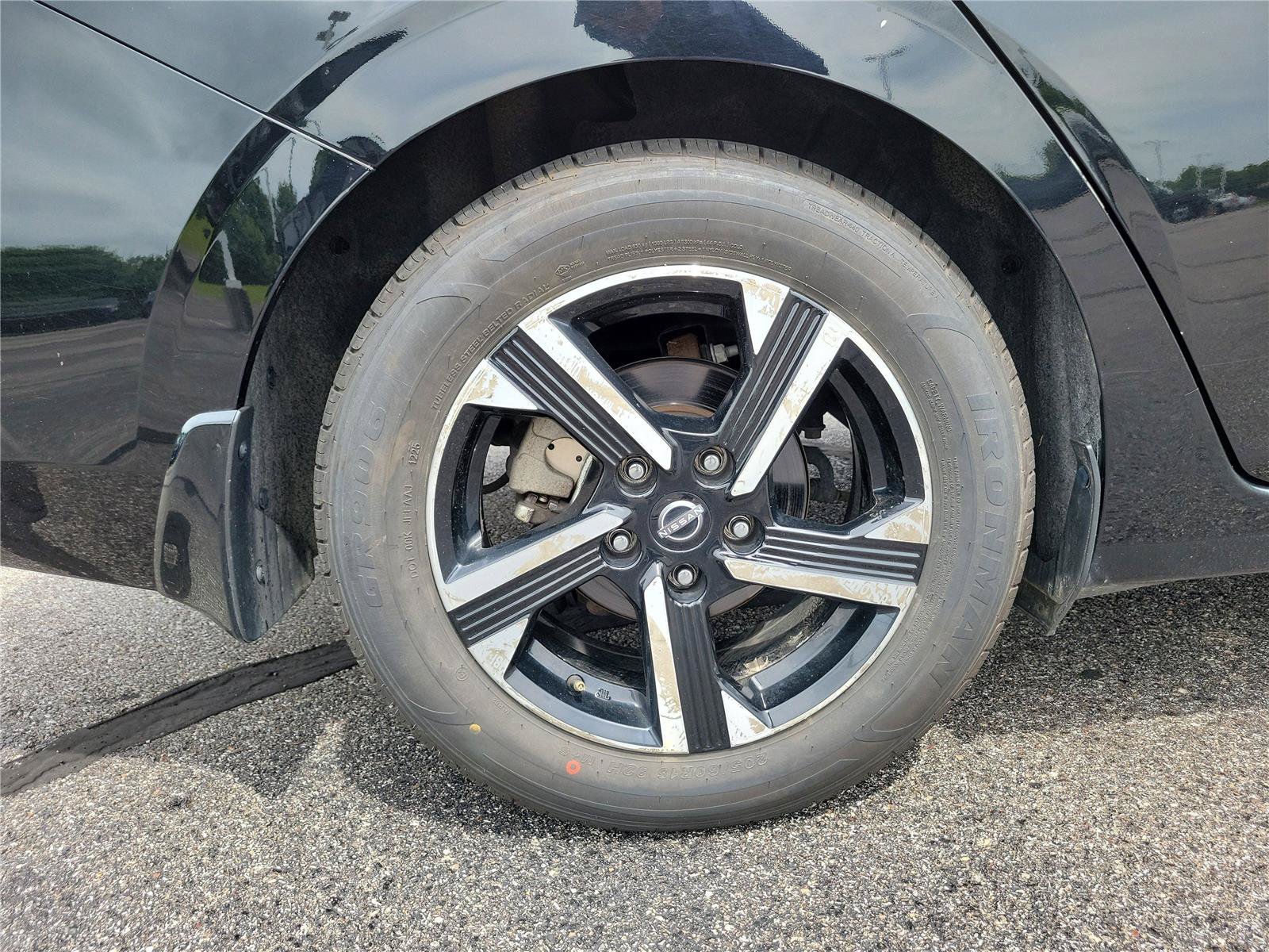 Used 2024 Nissan Sentra SV FWD image 6