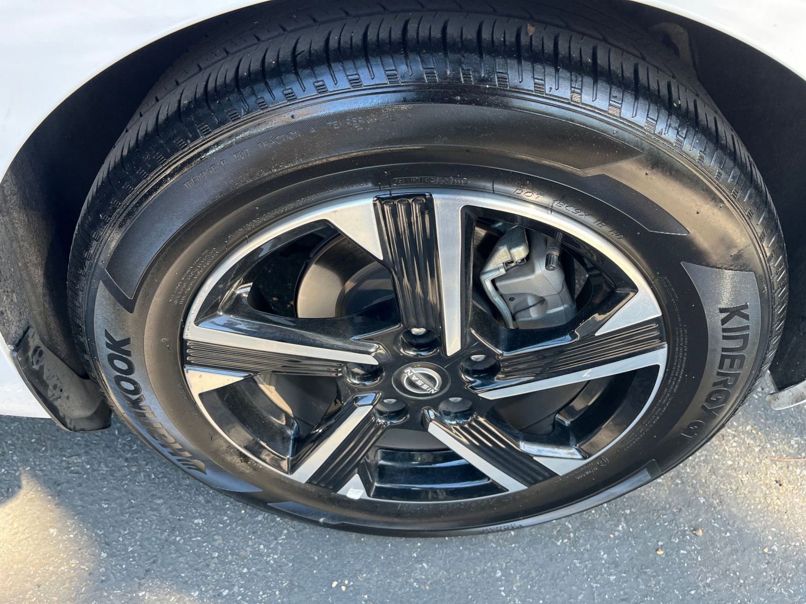 Used 2025 Nissan Sentra SV image 28