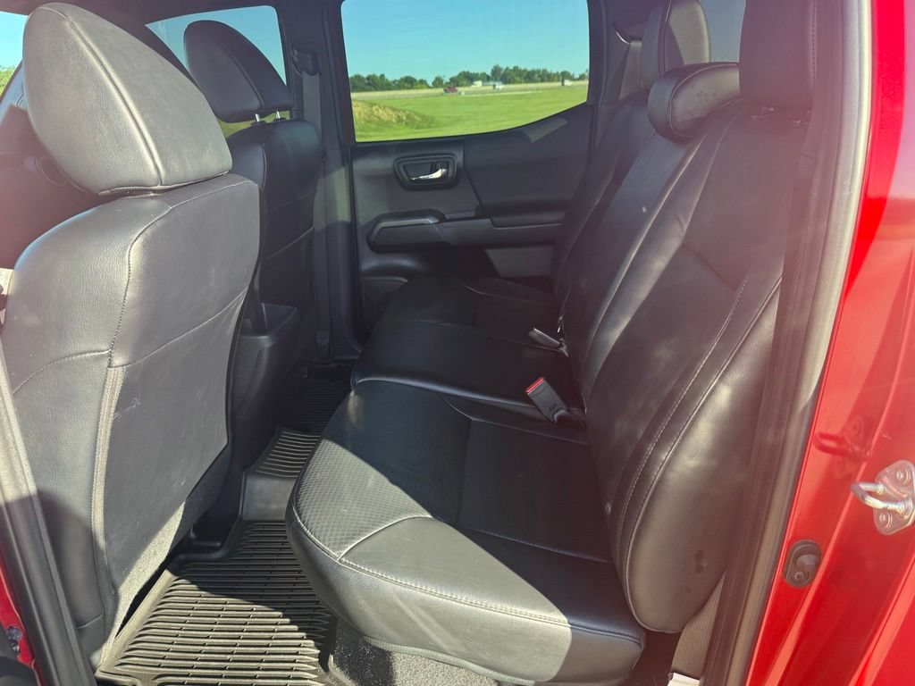 Used 2020 Toyota Tacoma TRD Off-Road w/ TRD Premium Off Road Package AWD/4WD image 12