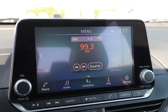 Used 2025 Nissan Altima 2.5 SV FWD image 30