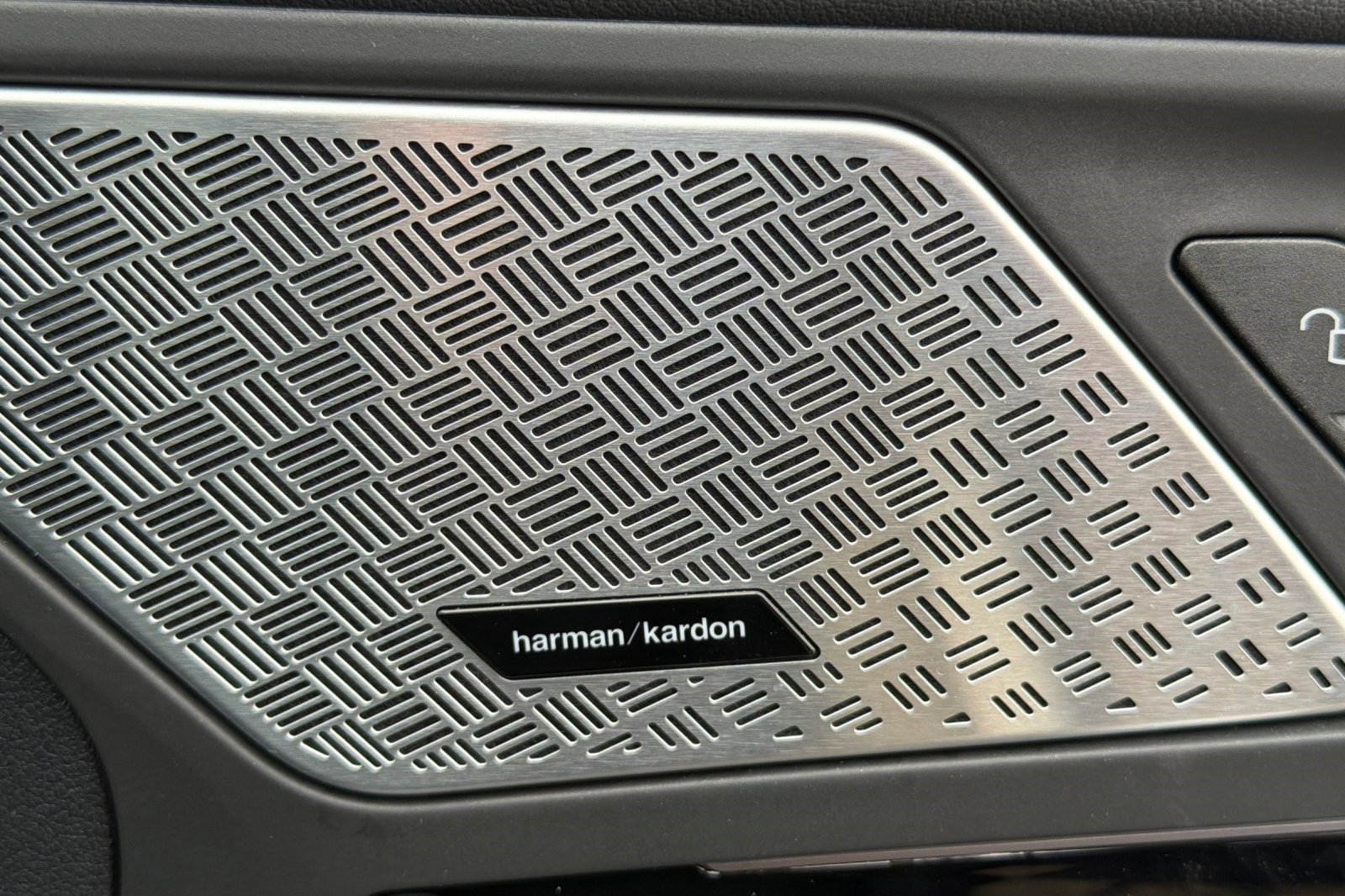 Used 2025 BMW X1 xDrive28i w/ Convenience Package image 23