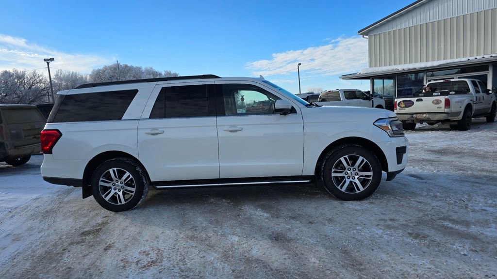 Used 2023 Ford Expedition Max XLT image 5