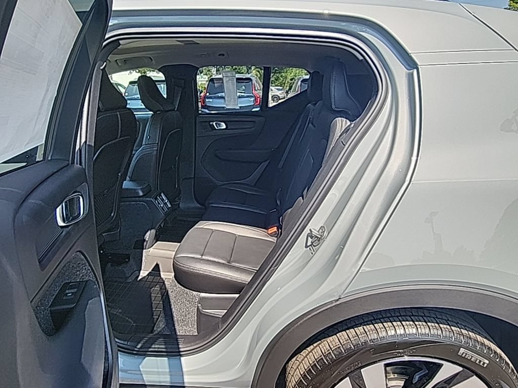 New 2026 Volvo XC40 B5 Ultra w/ Protection Package Premier AWD/4WD image 5