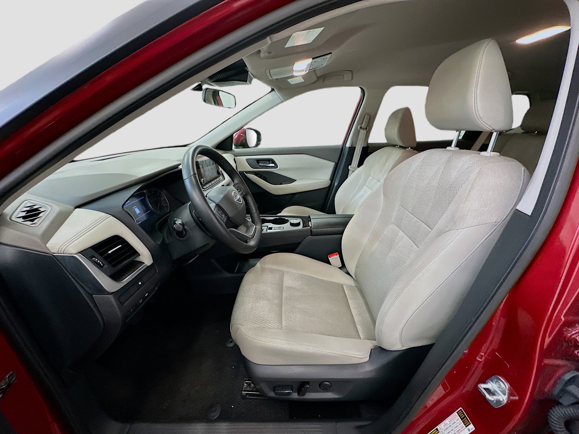 Used 2025 Nissan Rogue SV image 13