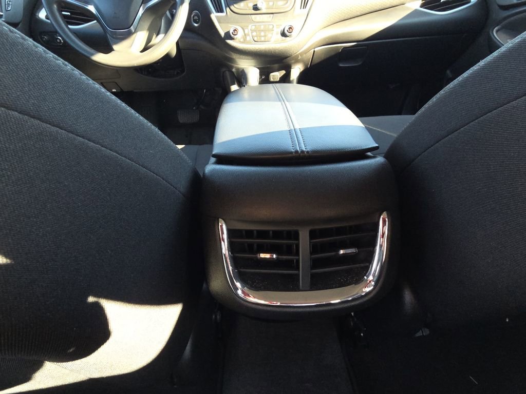 Used 2024 Chevrolet Malibu LT image 31