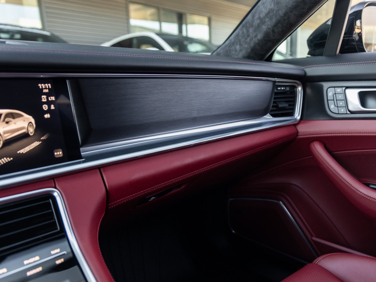 Used 2023 Porsche Panamera GTS image 29