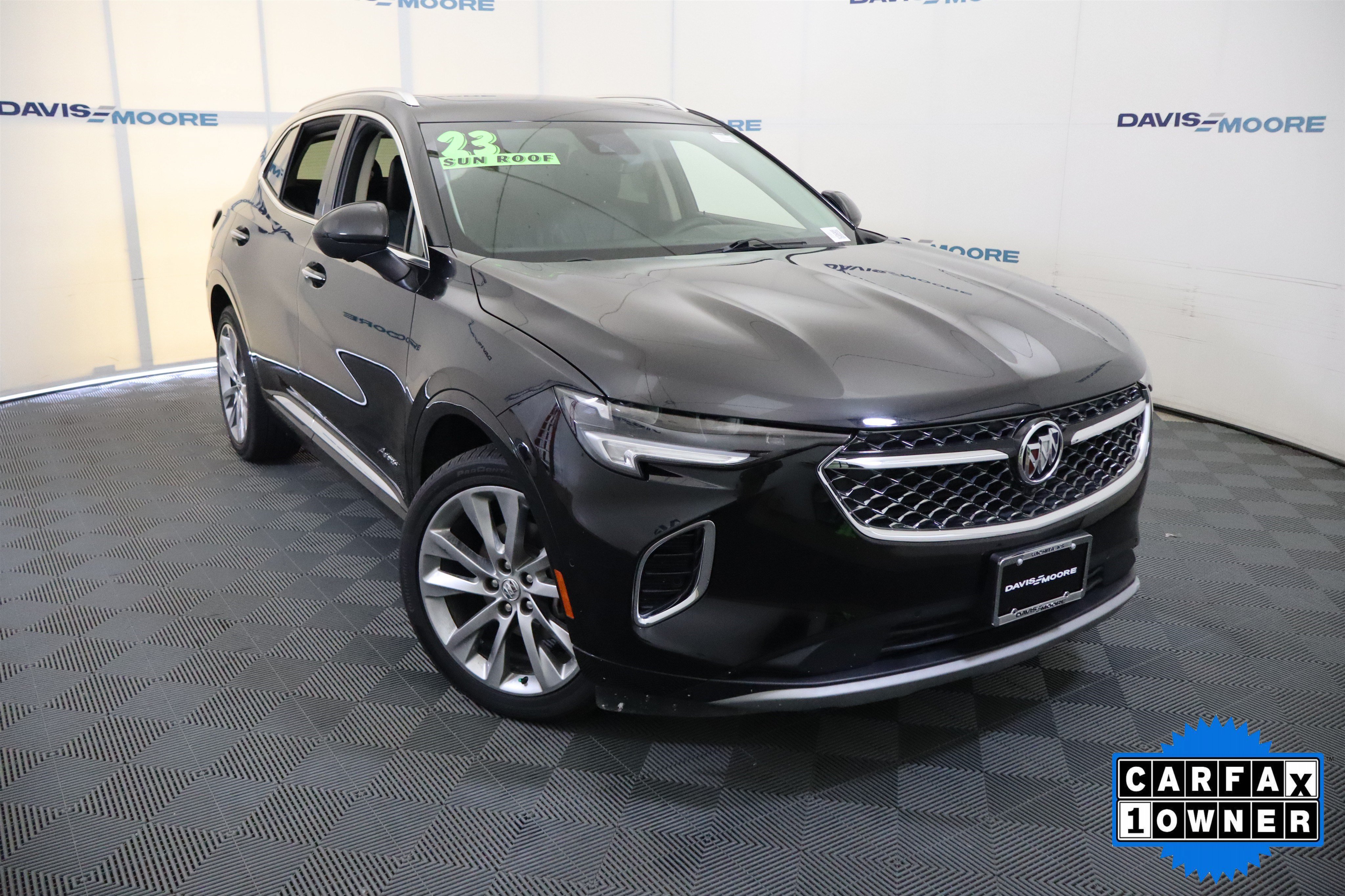Used 2023 Buick Envision Avenir AWD/4WD image 2