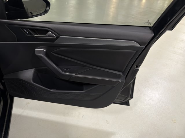 Certified 2024 Volkswagen Jetta SE FWD image 38