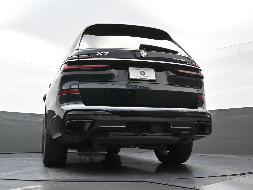 Used 2025 BMW X7 xDrive40i w/ M Sport Package image 28