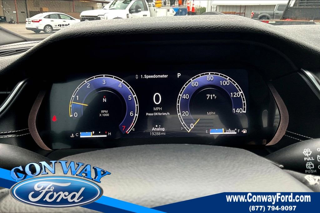 Used 2025 Jeep Grand Cherokee L Laredo w/ Luxury Tech Group I image 15