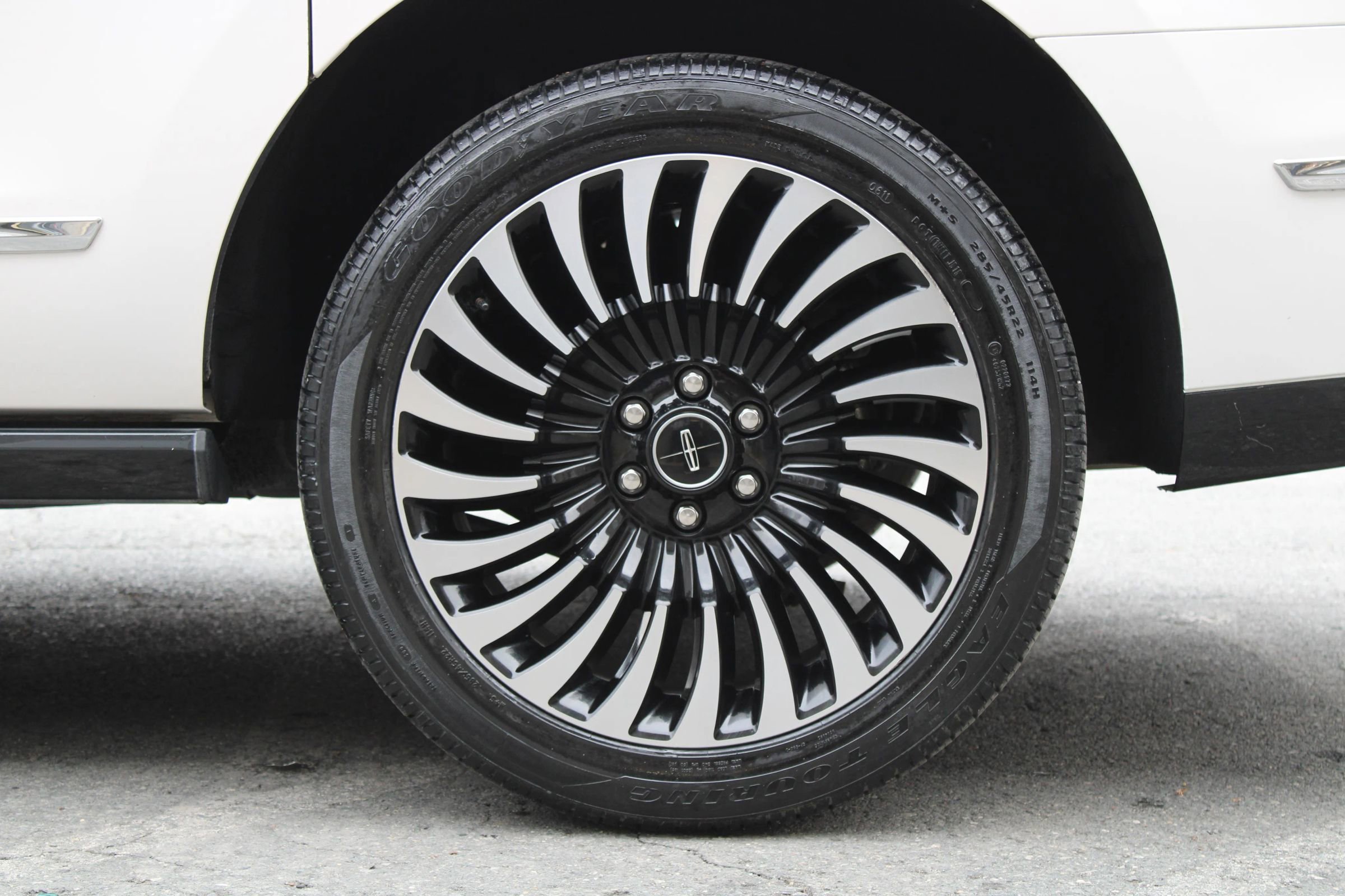 Used 2018 Lincoln Navigator L Black Label w/ Cargo Package image 39