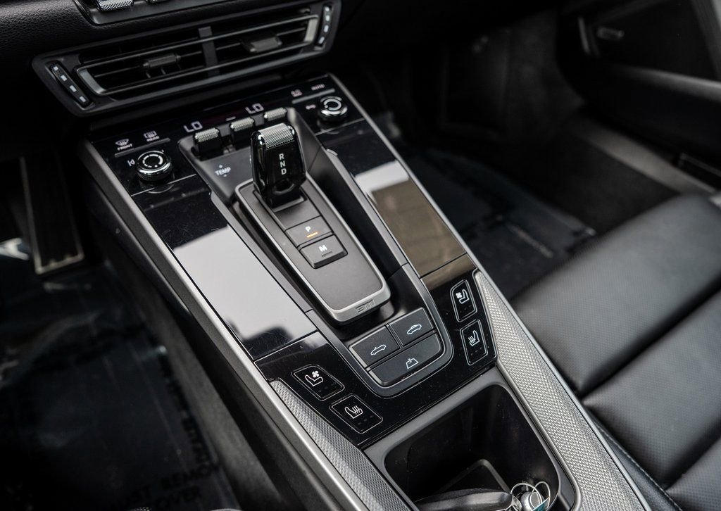 Used 2024 Porsche 911 Carrera image 12