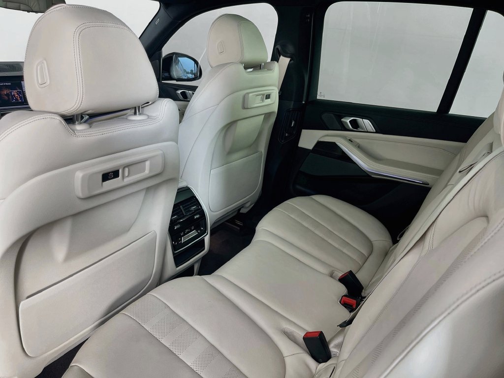 Used 2021 BMW X5 xDrive40i w/ M Sport Package AWD/4WD image 35