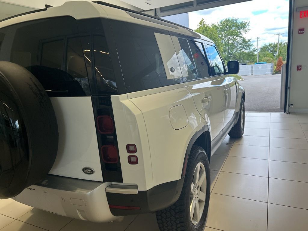 Certified 2022 Land Rover Defender 110 image 16