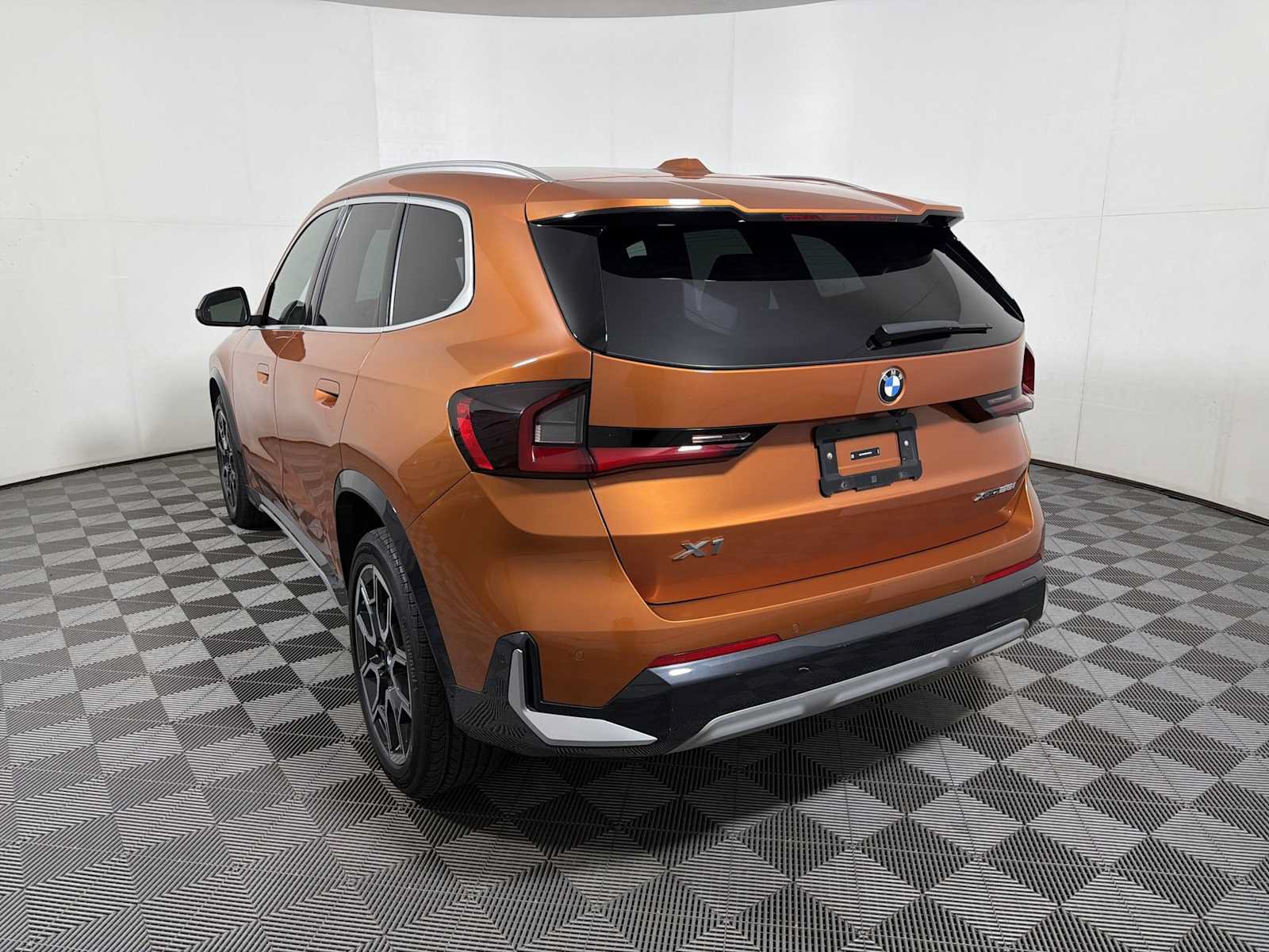 Used 2023 BMW X1 xDrive28i w/ Convenience Package AWD/4WD image 5