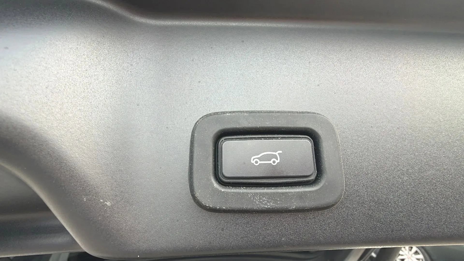 Used 2020 Land Rover Range Rover Evoque R-Dynamic S image 19