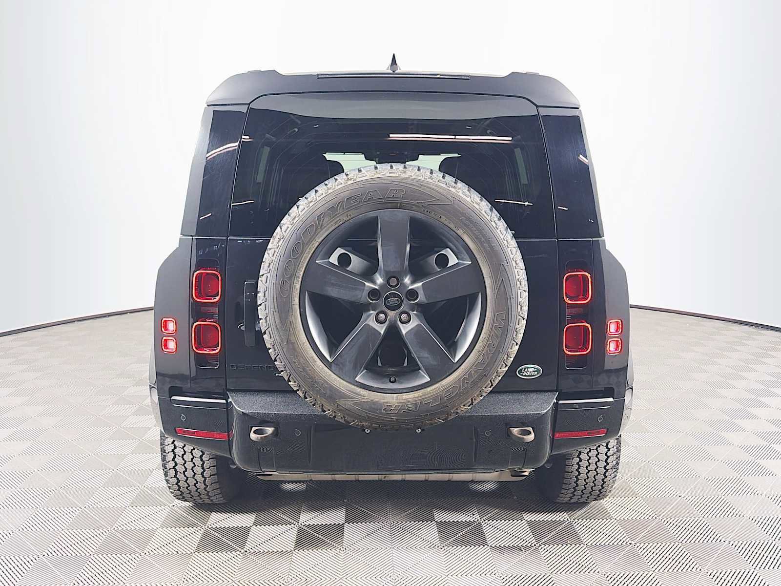 Used 2022 Land Rover Defender 110 X-Dynamic HSE AWD/4WD image 6
