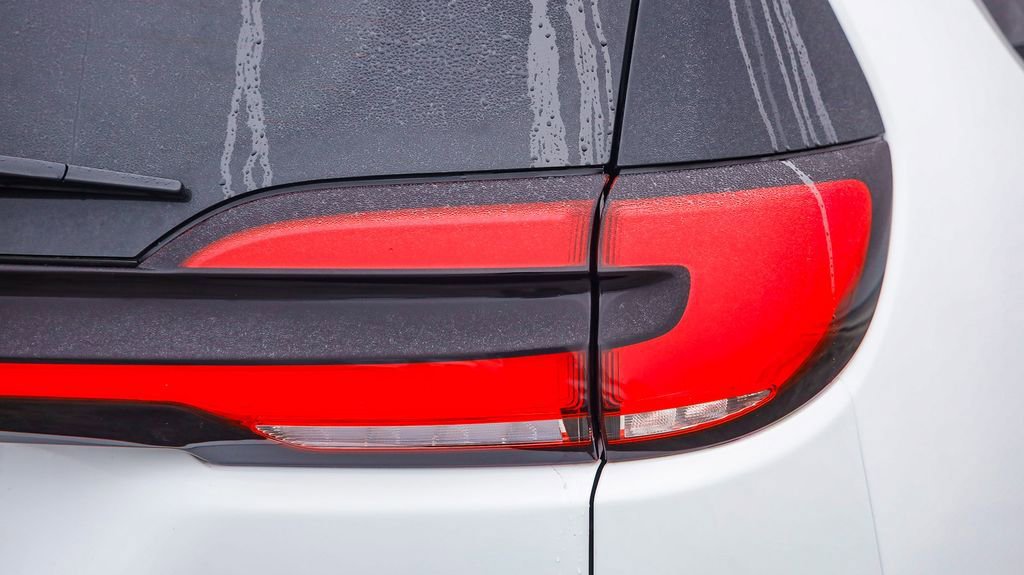 Certified 2024 Chrysler Pacifica Touring-L image 10