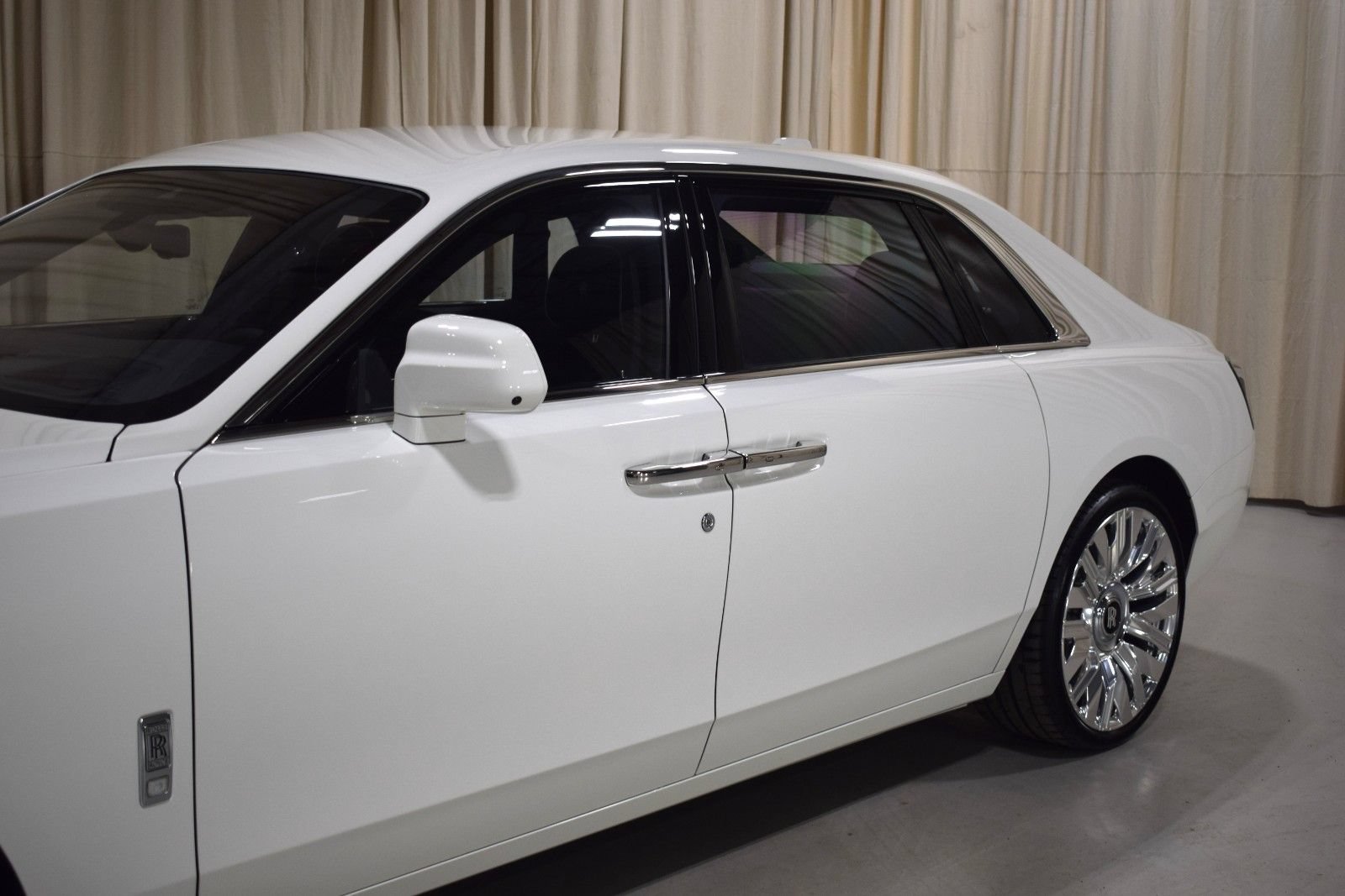 New 2026 Rolls-Royce Ghost Extended Wheelbase AWD/4WD image 5