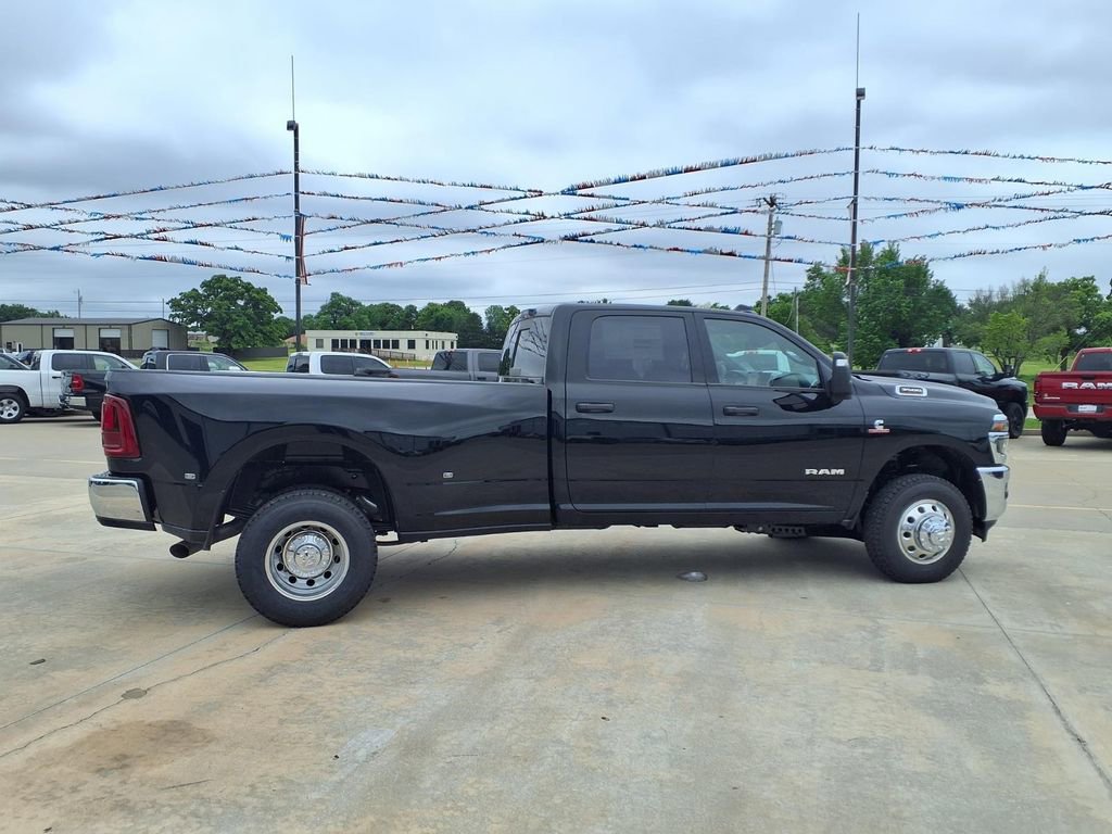 New 2026 RAM 3500 Big Horn AWD/4WD image 14