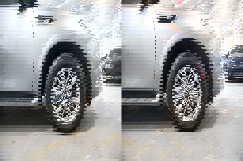 Used 2021 INFINITI QX80 Luxe image 15