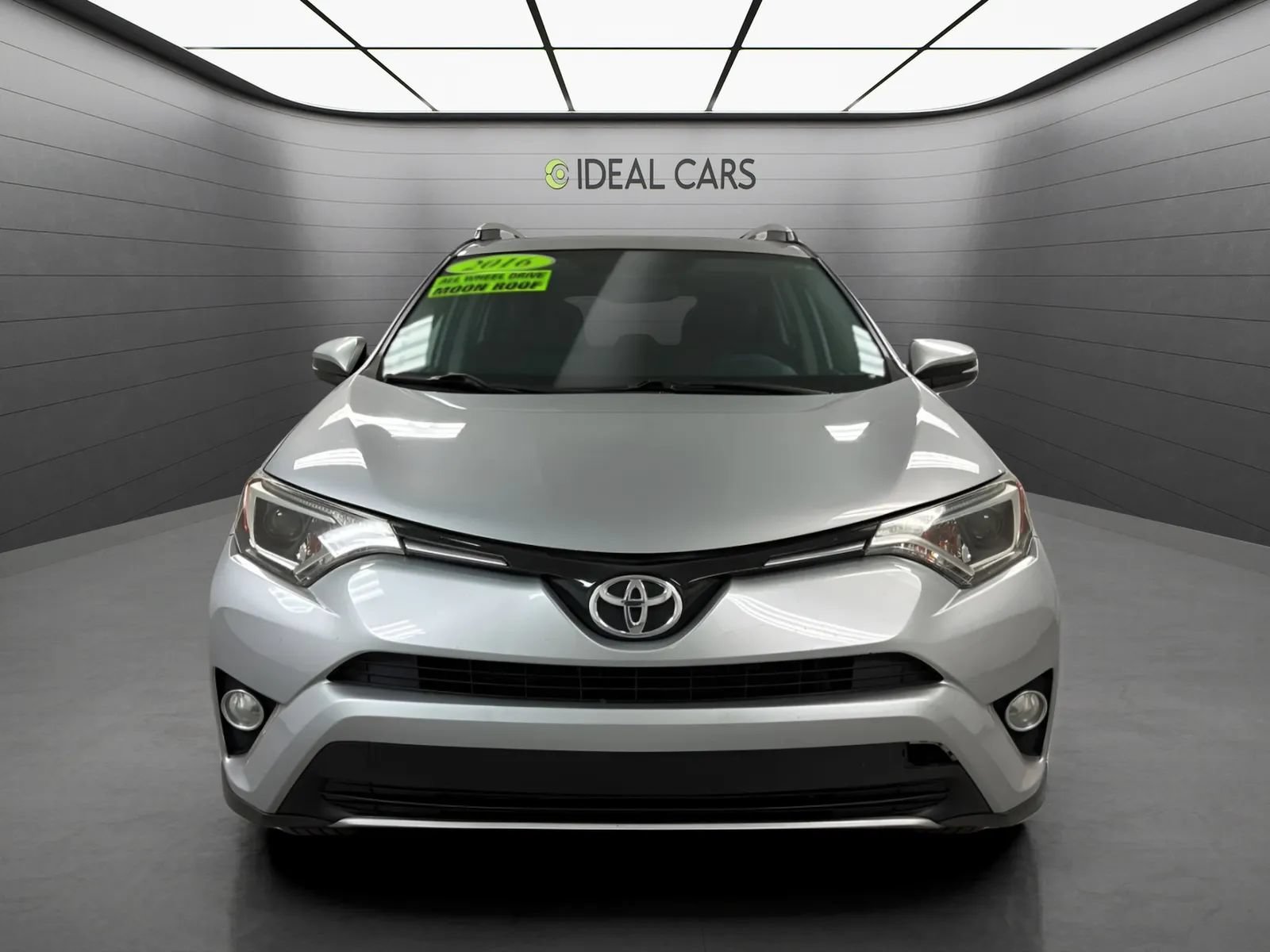 Used 2016 Toyota RAV4 XLE AWD/4WD image 2