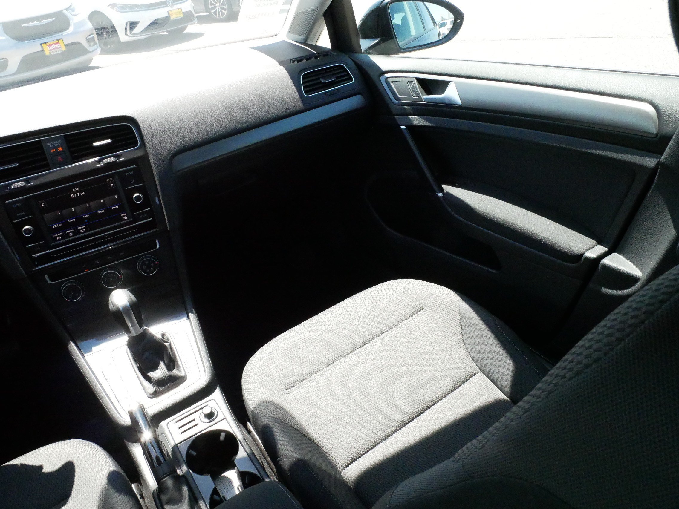 Used 2019 Volkswagen Golf S FWD image 11