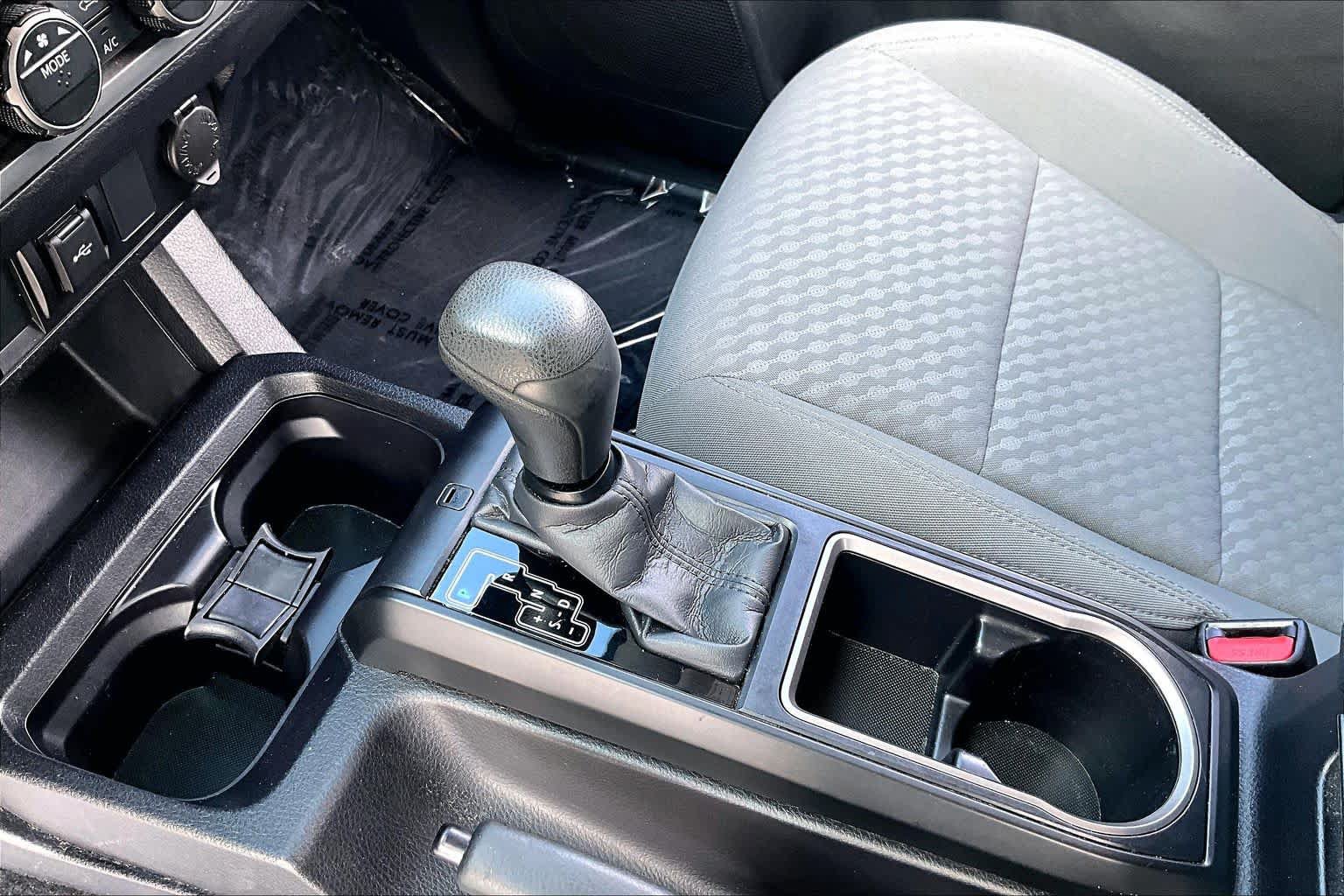 Used 2021 Toyota Tacoma SR AWD/4WD image 16