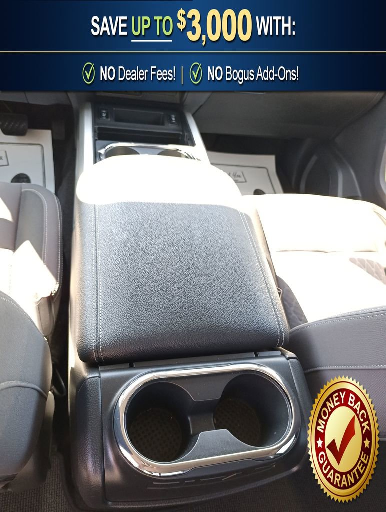 Used 2024 Nissan Titan SV w/ SV Convenience Package image 29