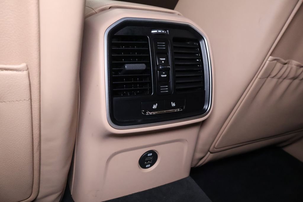 Used 2019 Porsche Macan AWD/4WD image 16