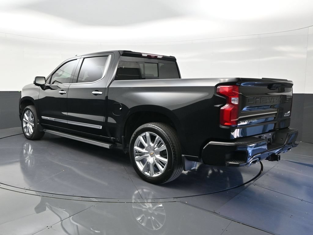 Used 2024 Chevrolet Silverado 1500 High Country AWD/4WD image 3