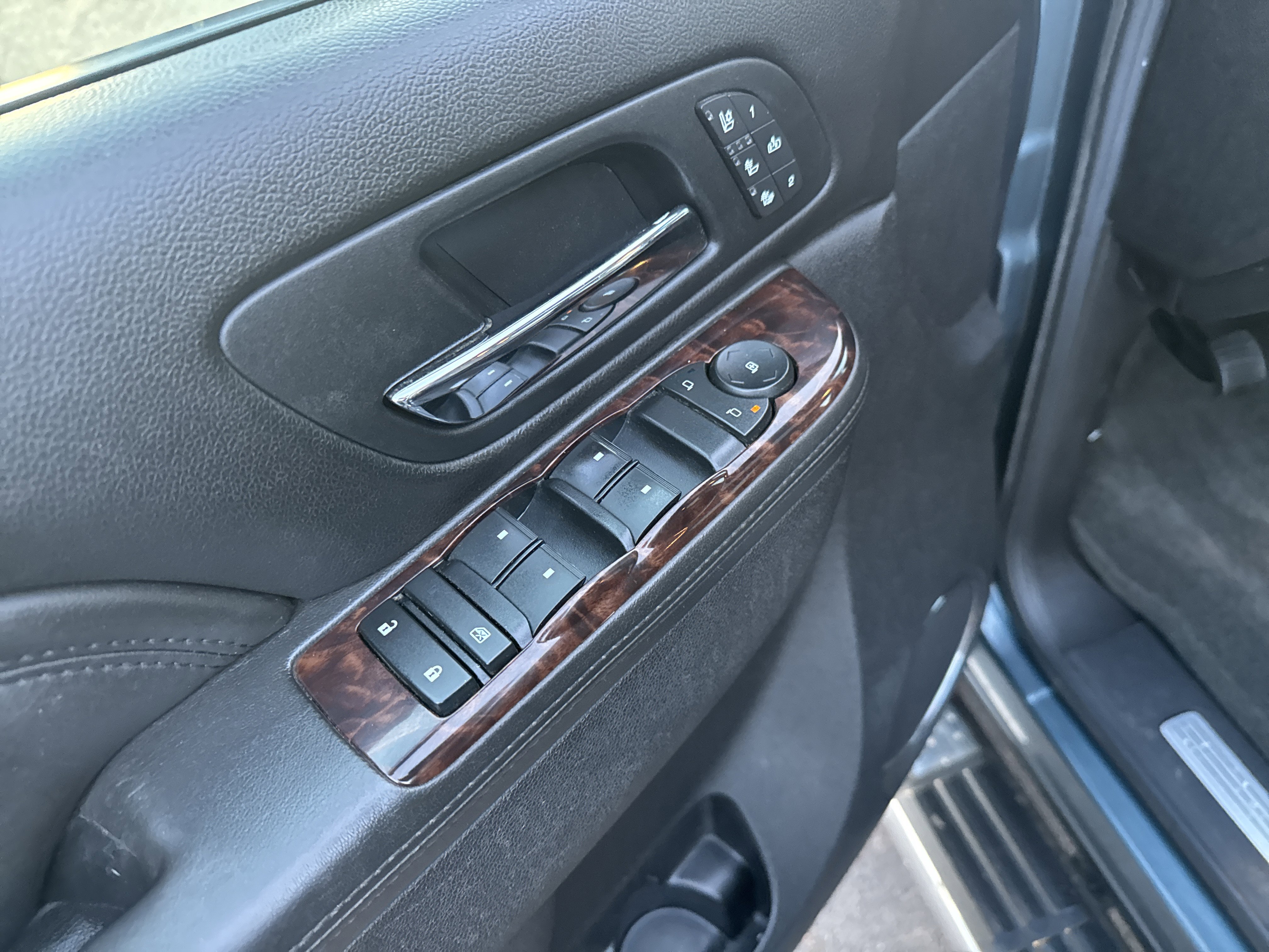 Used 2012 GMC Sierra 3500 Denali image 16