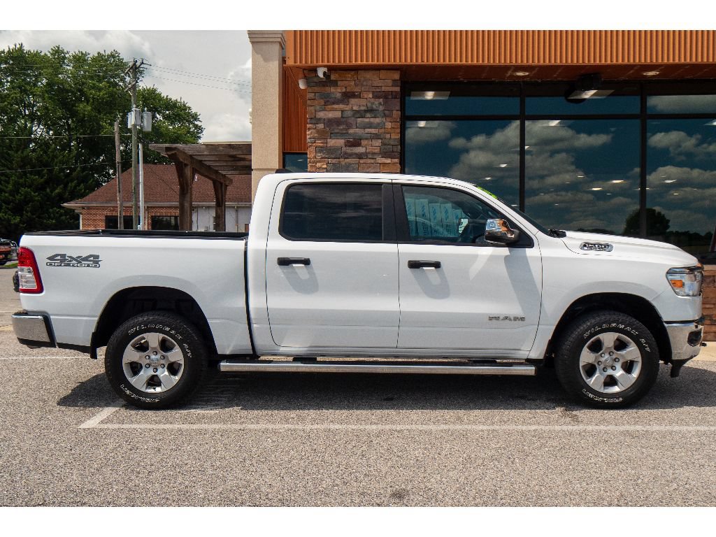 Used 2023 RAM 1500 Big Horn AWD/4WD image 2