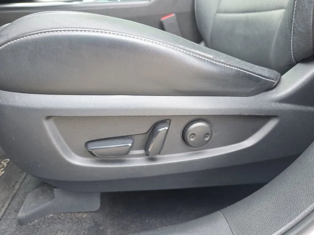 Used 2019 INFINITI QX50 Luxe FWD image 15