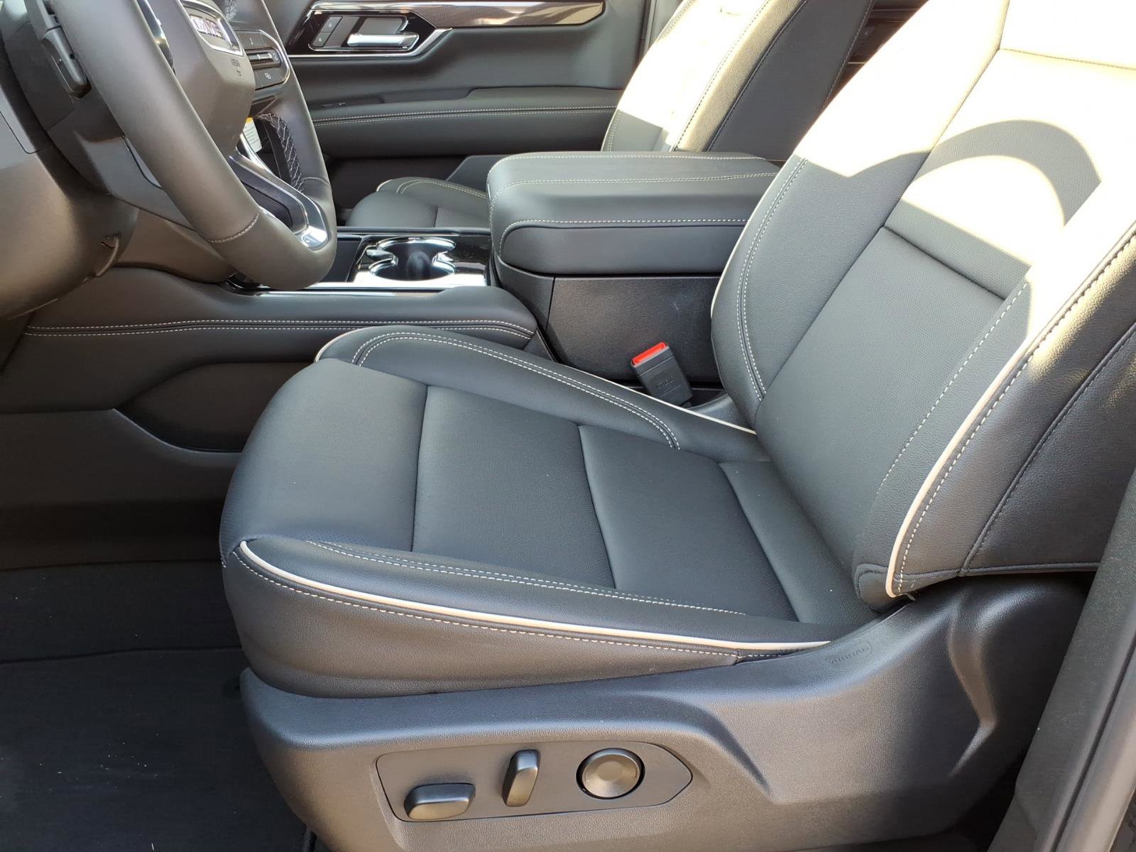 New 2026 GMC Yukon Elevation image 15