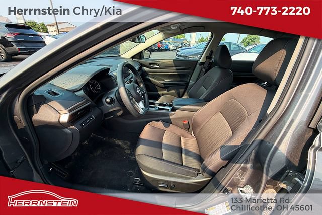 Used 2024 Nissan Altima 2.5 SV FWD image 15