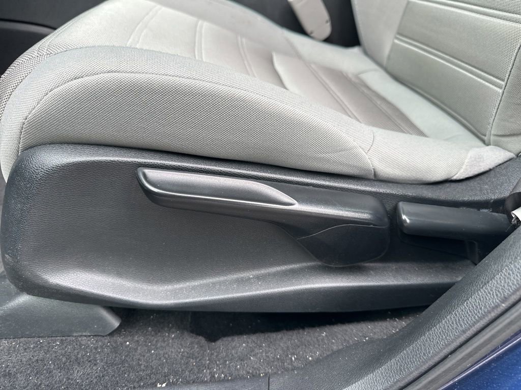 Used 2019 Honda CR-V LX image 17