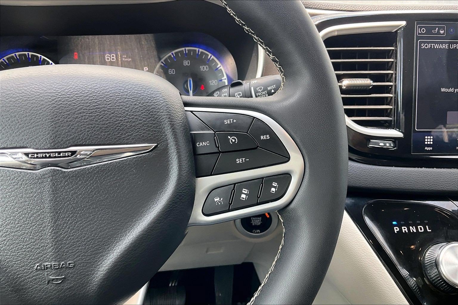 Used 2024 Chrysler Pacifica Touring-L FWD image 24