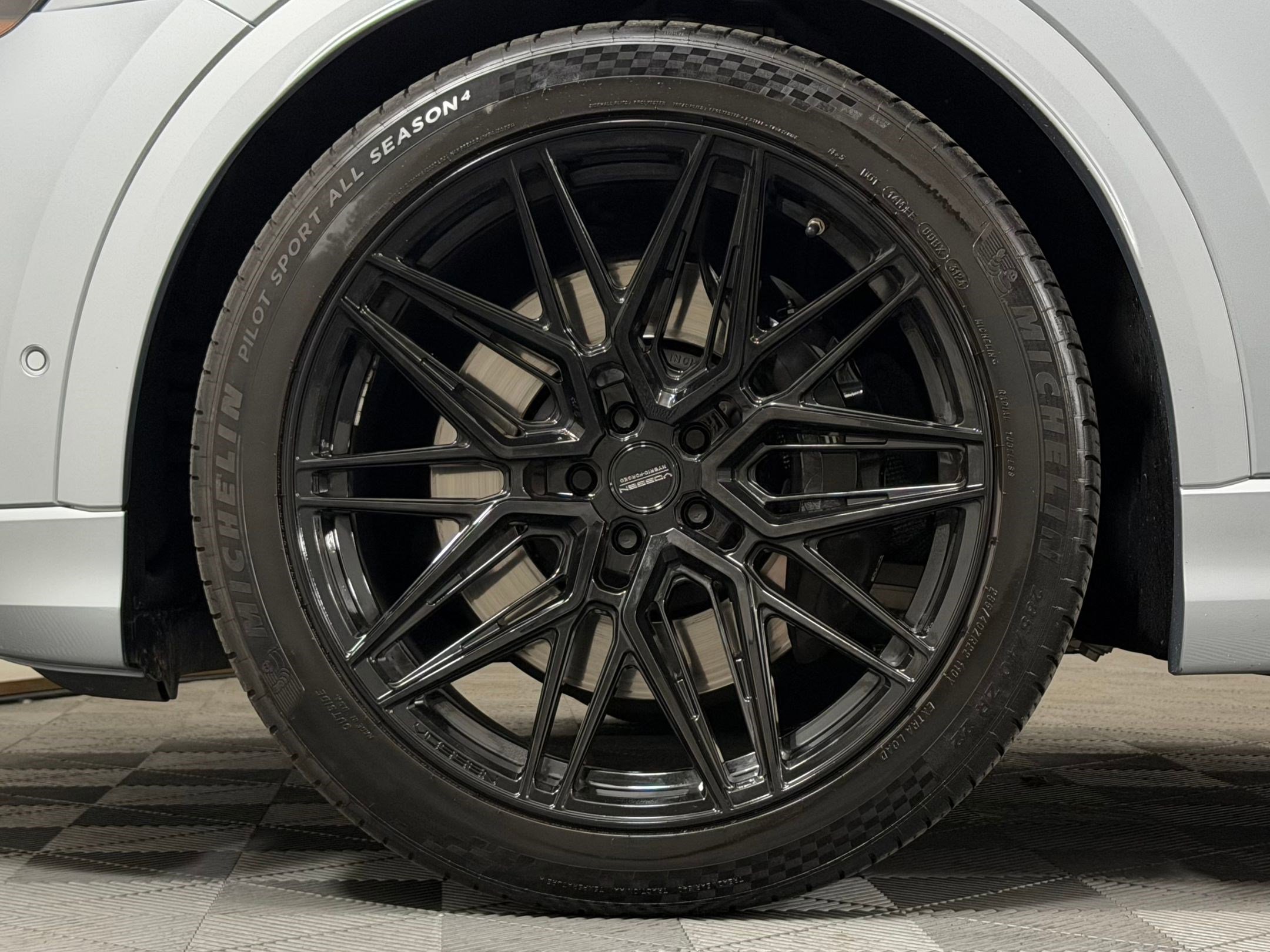 Used 2024 Audi SQ8 Prestige image 12